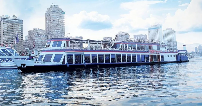 Opal Nile Dinner Cruise with Live Show